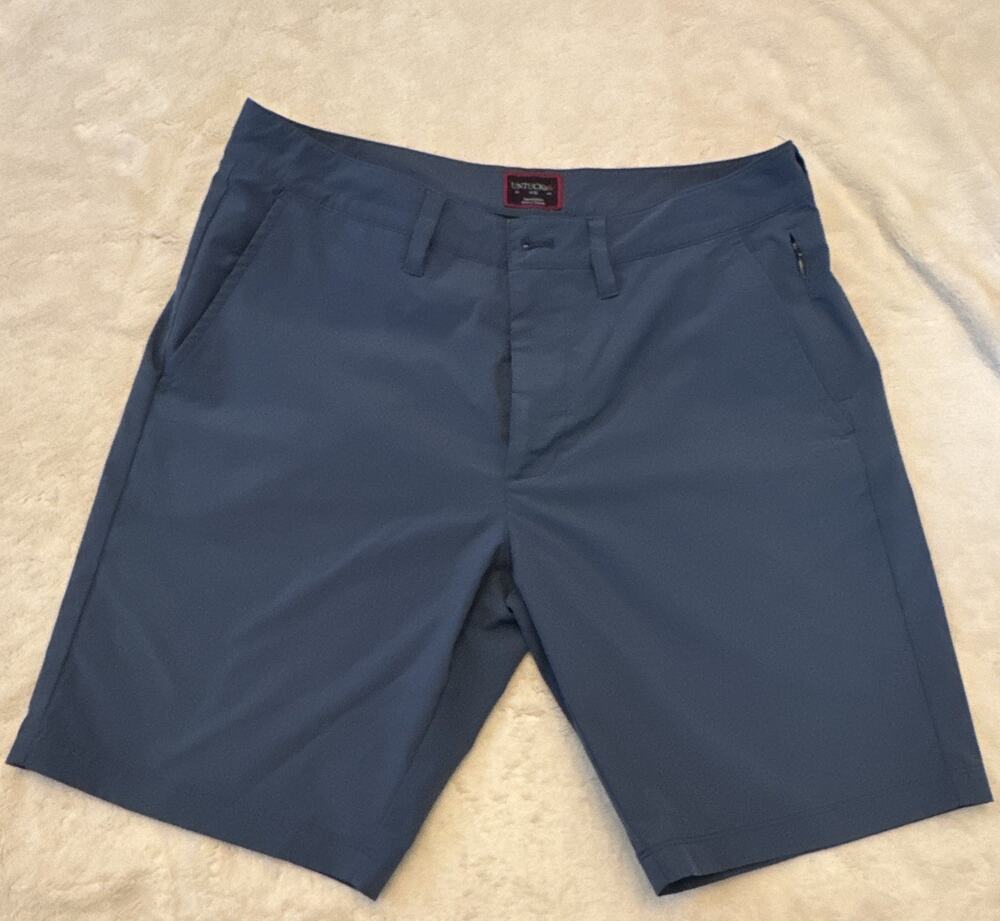 UNTUCKit Men's Blue Chino Shorts Polyester Flat Front Solid Zip Slash Pockets